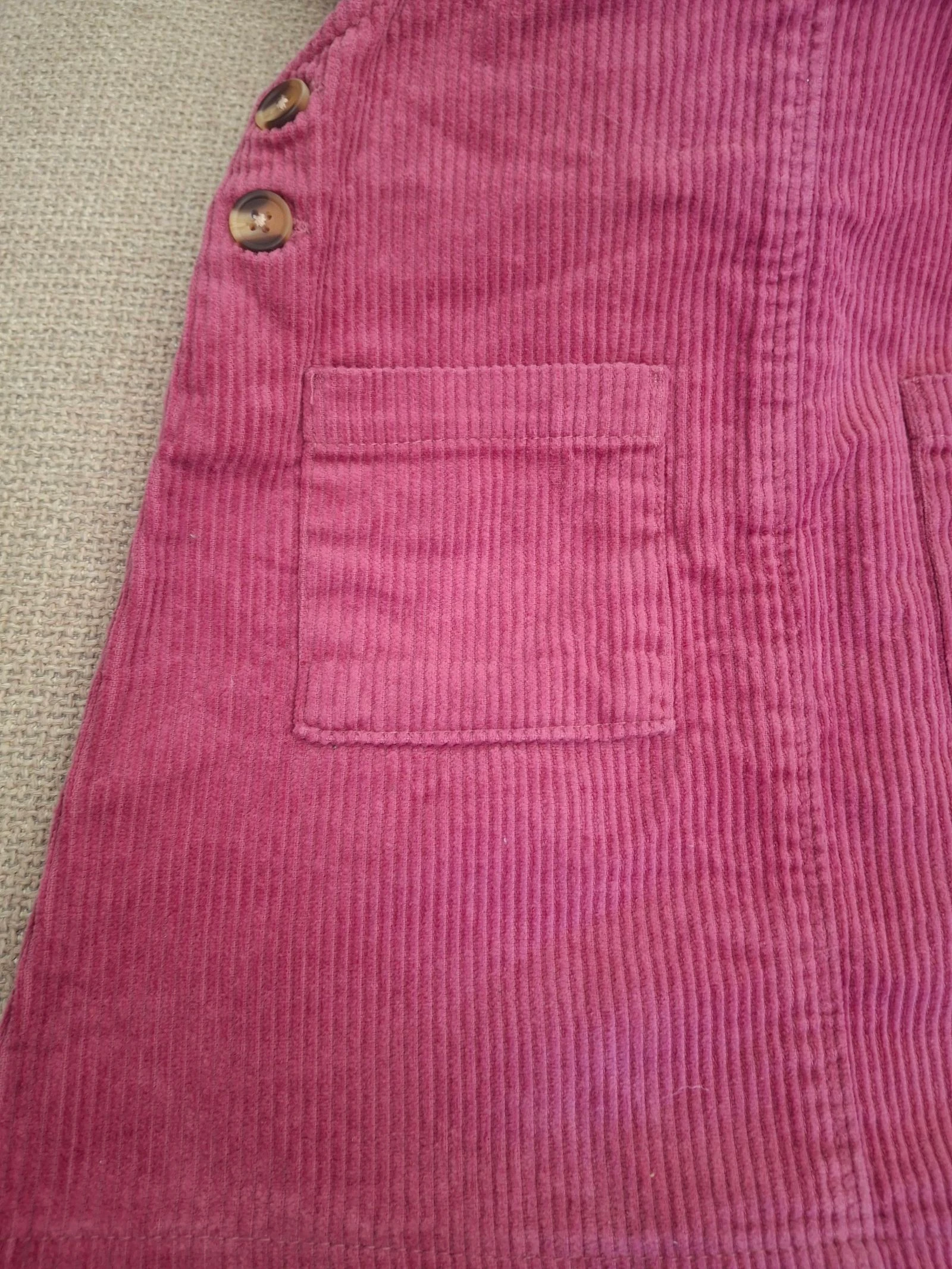Raspberry pink ribbed velvet overall dress size 6 years kiabi – photo 2